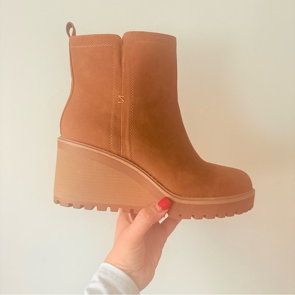 Torrid Cognac Platform Lug Chelsea Boots 13W - Picture 8 of 8